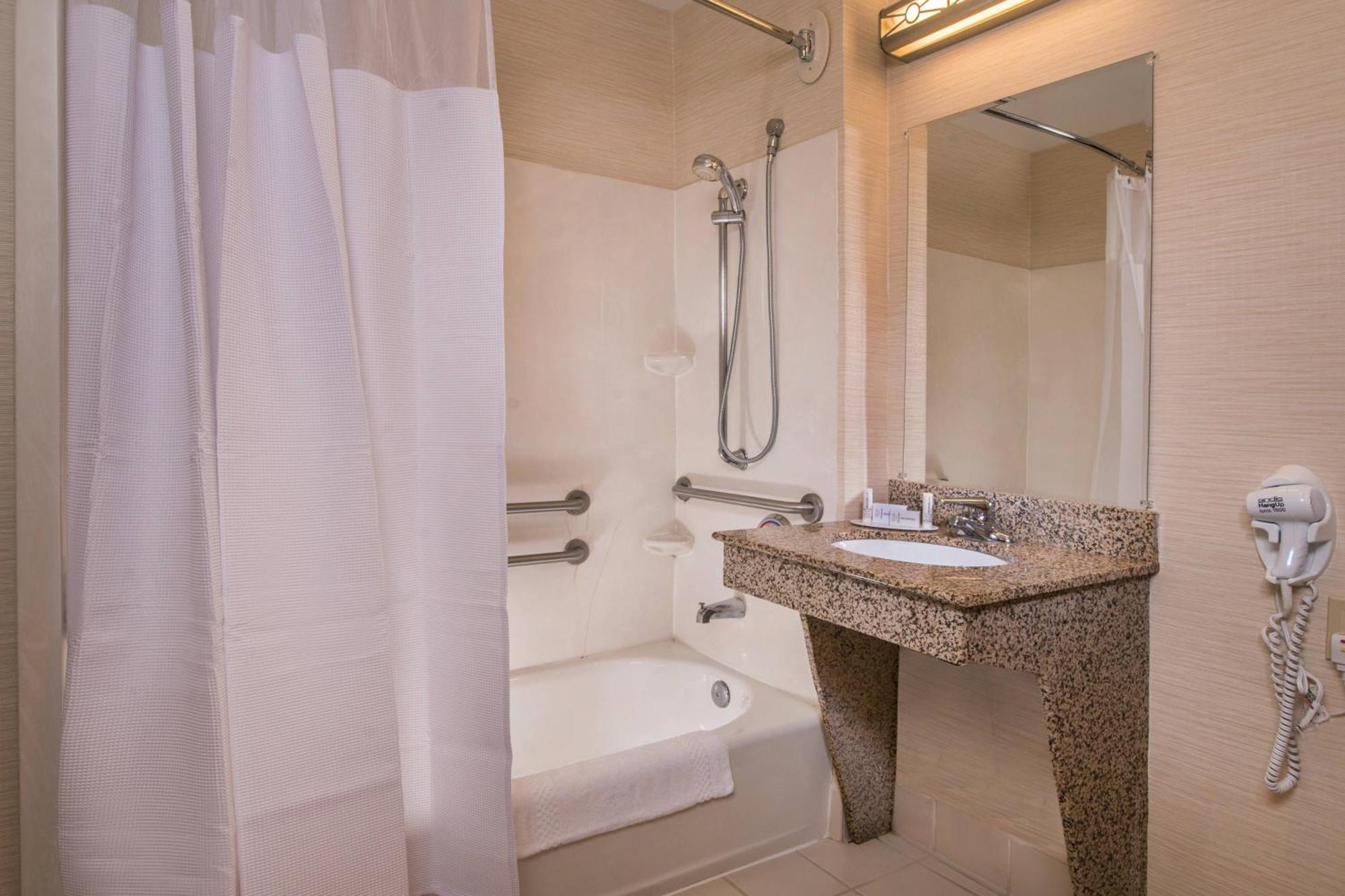 Fairfield Inn Dulles Airport Chantilly Bagian luar foto